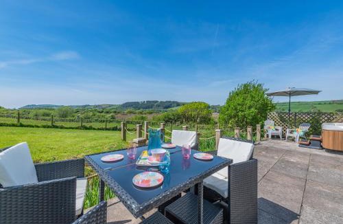 Ferryside House | Bronyn Cottage