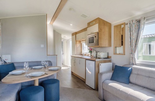 Walton on the Naze House | Bronze 2 Bedroom Caravan, Sleeps 6 P