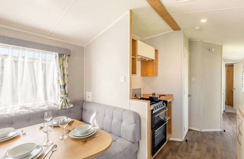 Kidwelly House | Bronze 3 Bedroom Caravan, Sleeps 8. With parking.P