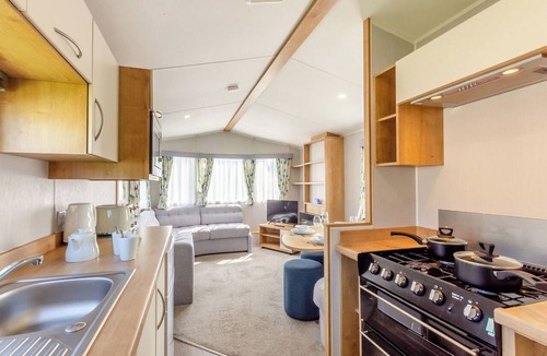 Kidwelly House | Bronze 3 Bedroom Caravan, Sleeps 8. With parking.P