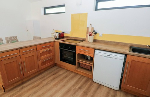 Haverfordwest House | BROOKVIEW GOLDFINCH, pet friendly, with a garden in Haverfordwest