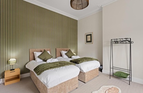 Broxburn Apartment | Broxburn Retreat Sleep 6 Free Parking