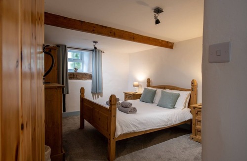 Caergeiliog House | Bryn Lon Mawr: 5-Bed Barn Conversion in Caergeiliog | Managed by Anglesey Holiday Lettings