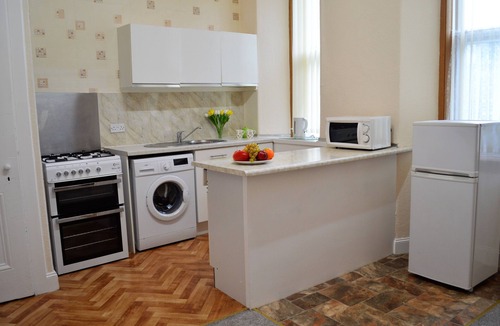 Innellan Apartment | Budget apartment accommodation in Dunoon Sleeps 5 in 2 bedrooms