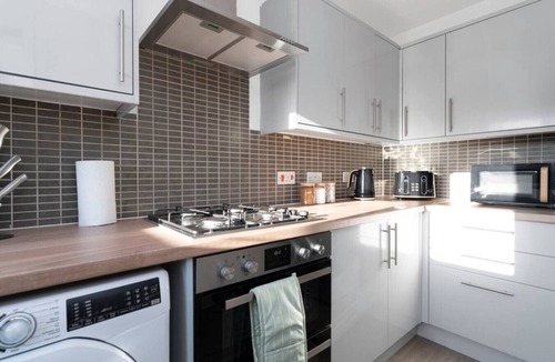 Kirkliston House | Buie`s Runway Retreat