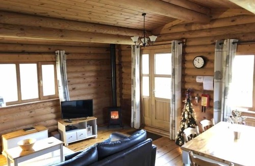 Woodbridge House | Bullfinch Lodge - 2 bedroom cabin