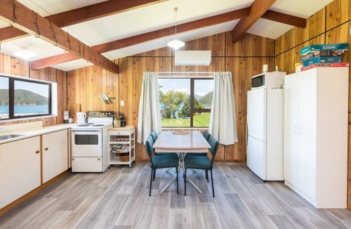 Saint Omer House | Bulwer beachfront retreat - Cottage #2