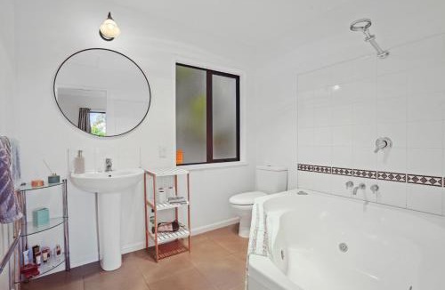 Akaroa House | Bushside Cottage - Akaroa Holiday Home