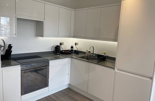 St Albans Apartment | Business Suite Lux 2 Bed Apartment in St Albans