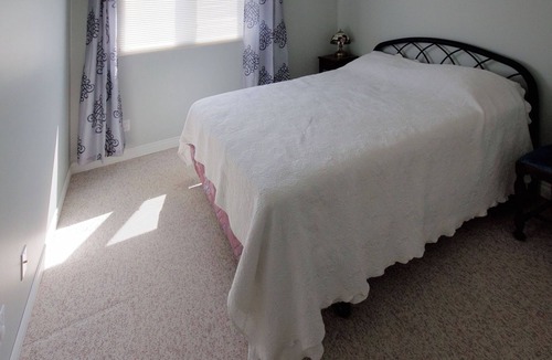 Bluewater Cottage | But'n'ben! Large Cottage near the Lake!