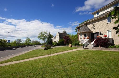 Niagara Falls Bed & Breakfast | Butterfly Manor
