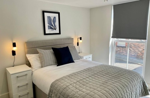 Liverpool Apartment | By Allerton Manor & Beatles Spots | Free Parking