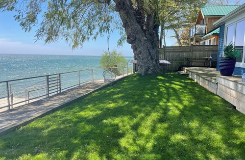 Hamilton Cottage | Cabana Lake House - welcome to our pet friendly paradise on the lake!