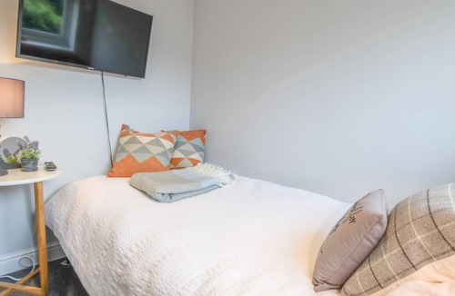 Westleton Cottage | CAINES COTTAGE, WESTLETON, pet friendly, with a garden in Westleton