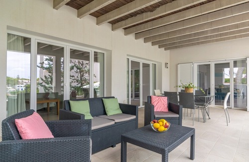 Cala d'Or Villa | Cala Llonga - Three Bedroom Villa, Sleeps 6