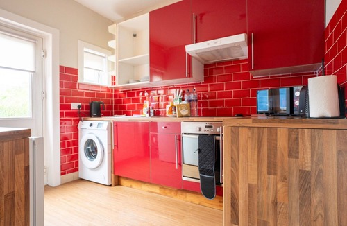 Rosyth House | Caledonia Luxe Stays Short Lets Agency Dunfermline