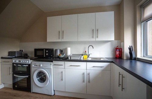 Glasgow Apartment | Caledonia Luxe Stays Short Lets Agency Grangemouth