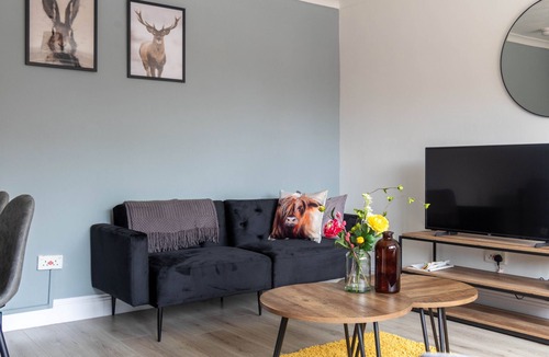 Broxburn House | Caledonia Luxe Stays Short Lets Agency Broxburn