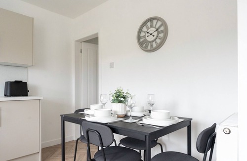 Broxburn House | Caledonia Luxe Stays Short Lets Agency Broxburn