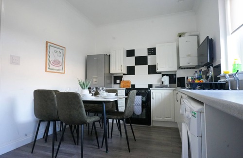 Kirkcaldy House | Caledonia Luxe Stays Short Lets Agency Kirkcaldy