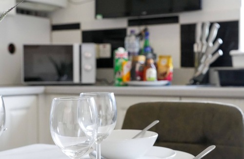 Kirkcaldy House | Caledonia Luxe Stays Short Lets Agency Kirkcaldy