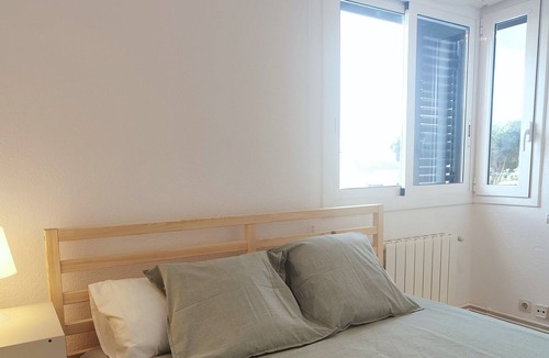 Calella de Palafrugell Apartment | Calella - La Pineda. Walking distance to Beach, w/ swimming pool & parking.