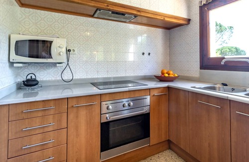 Macanet de Cabrenys House | Can Cardina - House with garden close to France