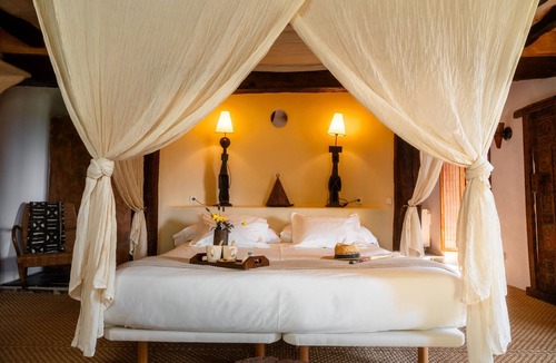 Sales de Llierca Hotel | Can Serola