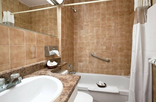 Cornwall Hotel | Canada Continental Hotel