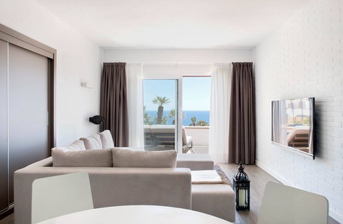 Begur Apartment | Cap Sa Sal Turquesa (terrace, sea views, direct access sea)