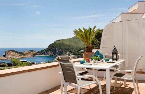 Begur Apartment | Cap Sa Sal Turquesa (terrace, sea views, direct access sea)