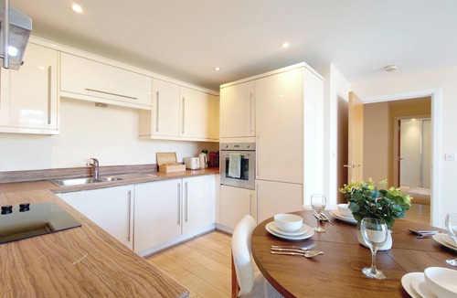 Newham Apartment | Capital Stay - Two Bed Apartments Near Lcy