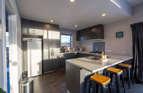 Tekapo House | Capricorn - 2BR, Easy Drive to Dark Sky, Dining