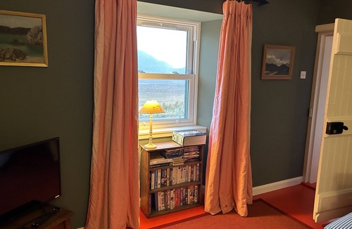 Oldshoremore Cottage | Carbreck - Comfortable Shepherd's House In Beautiful Scenic surroundings.