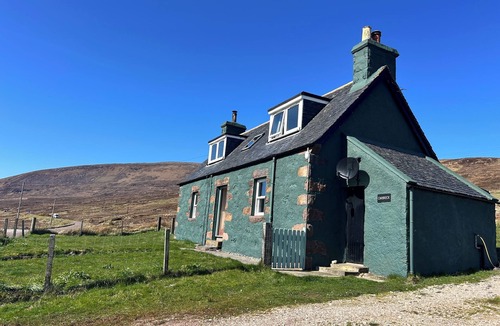 Oldshoremore Cottage | Carbreck - Comfortable Shepherd's House In Beautiful Scenic surroundings.