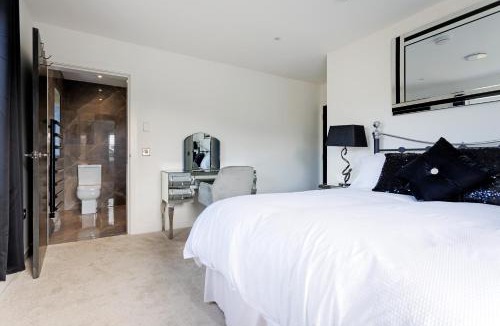 Ayr Villa | Carcluie Retreat - Ayr