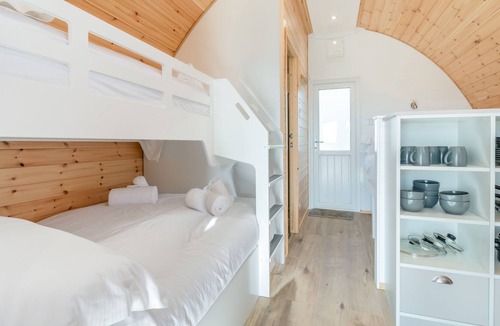 Mappleton Cottage | CARLTON MANOR POD 1, family friendly, with a garden in Aldbrough