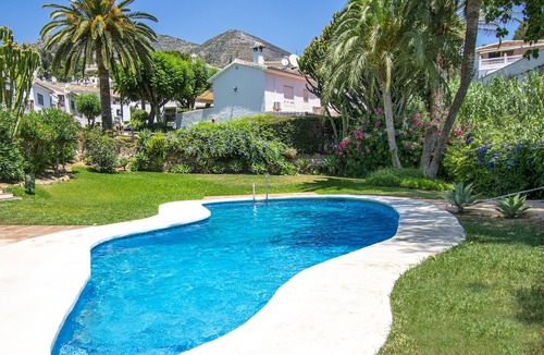 La Capellania Apartment | ★Casa Annabel walk to beach/train and all amenities UK TV/fast WIFI★