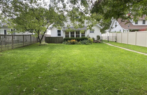 Leamington Cottage | Casa Azul - Cozy Waterfront Cottage near Point Pelee