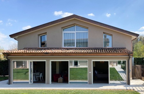 Ponti sul Mincio Apartment | Casa Cordigero Adults Only - Ulivo Apartment with Shared Pool, Wi-Fi, and Air Conditioning