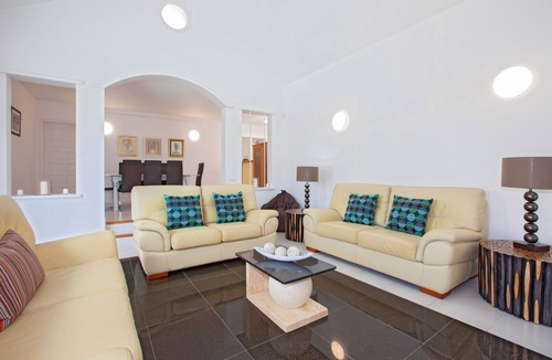 Los Mojones Villa | Casa Cristal 4 bedrooms 3 bath sleeps 8 people Free A/C,Heated Pool, Pool Table.
