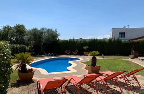Perelada House | Casa Familiar - Zona Residencial En Campo De Golf