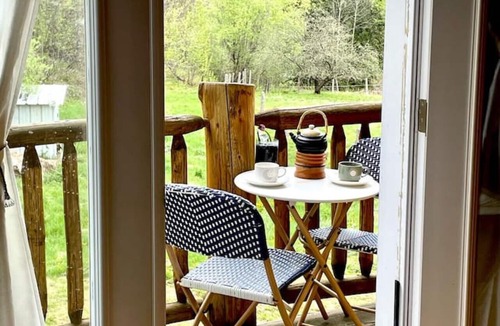 Val-des-Monts Apartment | Casa Madera - 11 Acres/SPA/Close to Lac McGregor