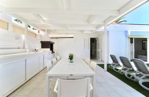 Maspalomas Ski Chalet | Casa Maspalomas private pool, Bbq and private parking