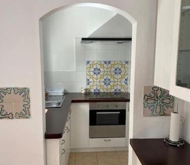 Portlligat Apartment | Casa pintora Neus