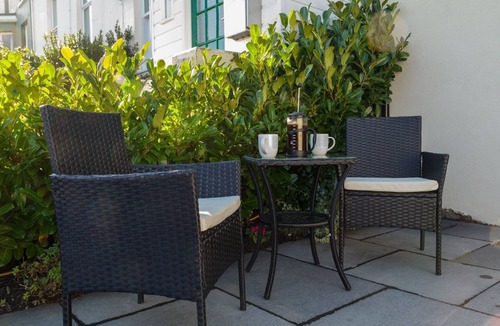 Ramsey Cottage | Cascadia House - a holiday cottage that sleeps 4 guests in 2 bedrooms
