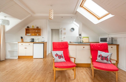 Gruline House | Castle Cottage. View of Aros Castle. 2 Bedrooms. Sleeps 3.