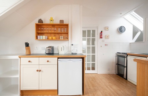 Gruline House | Castle Cottage. View of Aros Castle. 2 Bedrooms. Sleeps 3.
