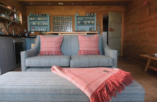 Tain Cottage | Castle Cottage with panoramic coastal views