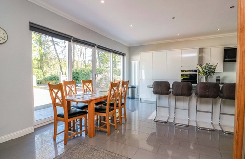 Drymen House | CASTLE HOUSE LODGE, family friendly, with a garden in Drymen